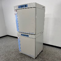 Thermo Forma Series II Water Jacket Doublestack CO2 Incubator image 1